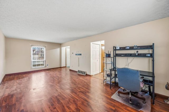 1116 Timberbank Lane, Westerville, OH 43081