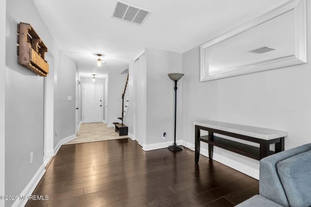 55 Oak Lane, Eatontown, NJ 07724