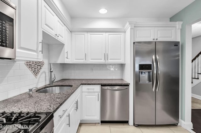 55 Oak Lane, Eatontown, NJ 07724