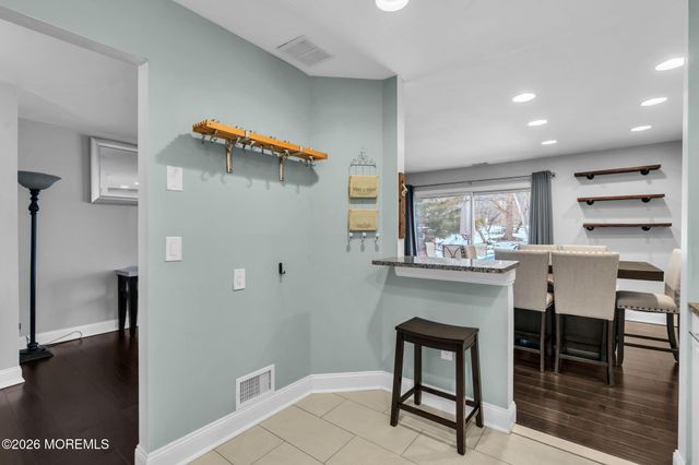 55 Oak Lane, Eatontown, NJ 07724