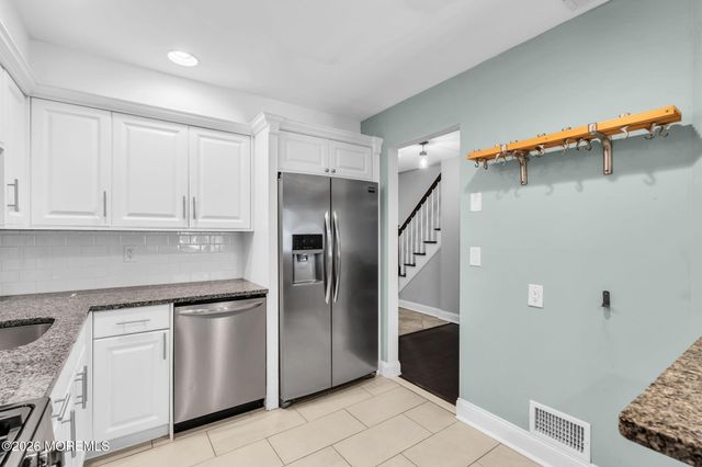 55 Oak Lane, Eatontown, NJ 07724