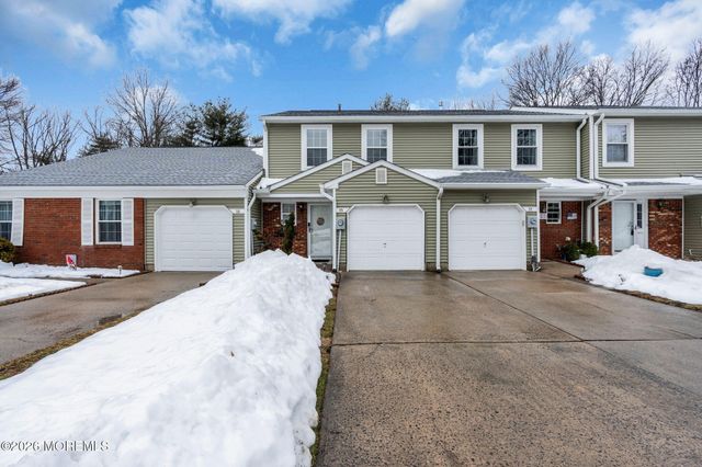 55 Oak Lane, Eatontown, NJ 07724