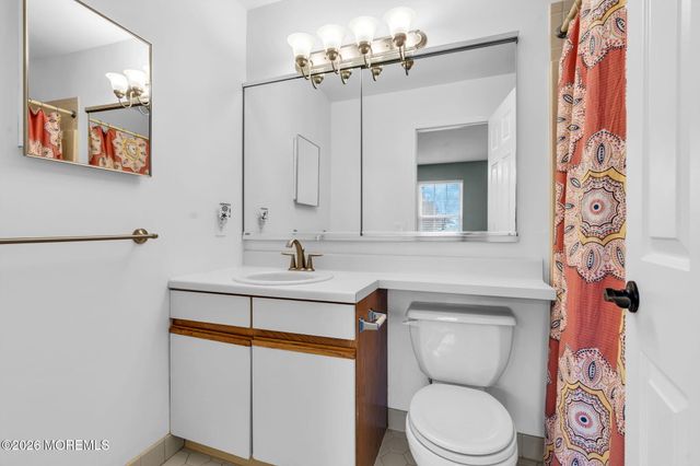 55 Oak Lane, Eatontown, NJ 07724