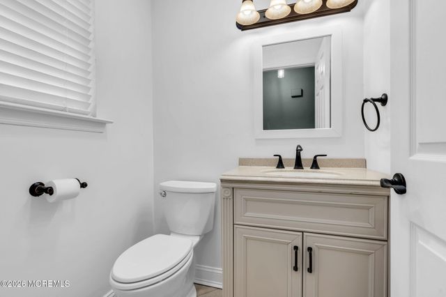 55 Oak Lane, Eatontown, NJ 07724