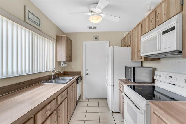 11814 RAINTREE DRIVE 11814, Temple Terrace, FL 33617