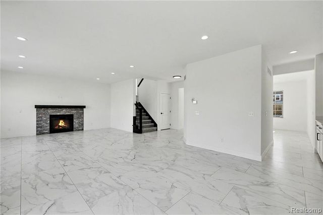 56270 Stone Falcon, Shelby Twp, MI 48316