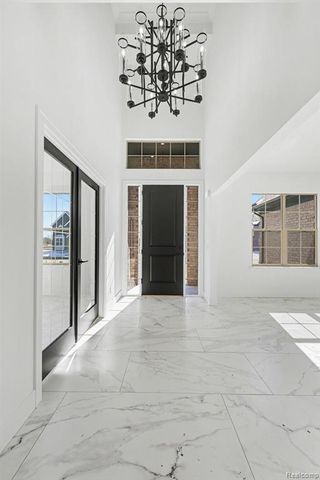 56270 Stone Falcon, Shelby Twp, MI 48316