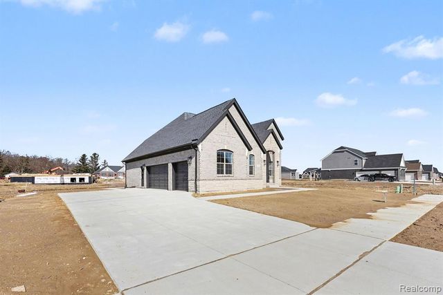 56270 Stone Falcon, Shelby Twp, MI 48316