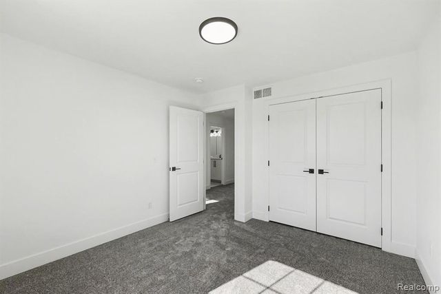 56270 Stone Falcon, Shelby Twp, MI 48316