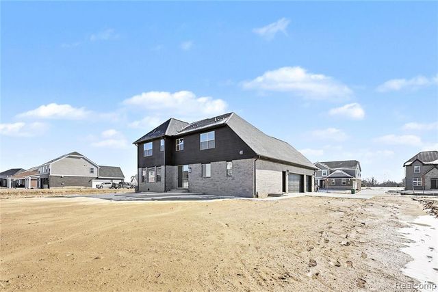 56270 Stone Falcon, Shelby Twp, MI 48316