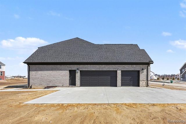 56270 Stone Falcon, Shelby Twp, MI 48316