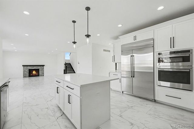 56270 Stone Falcon, Shelby Twp, MI 48316