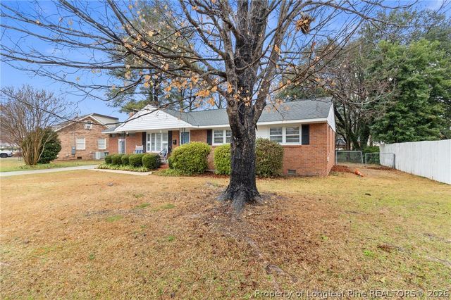1521 Berkshire Road, Fayetteville, NC 28304