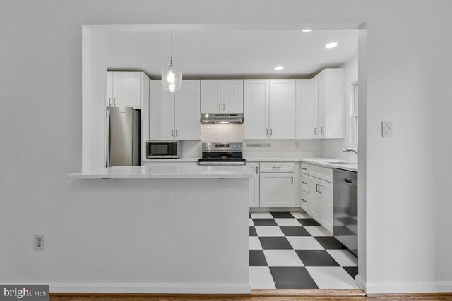 309 CENTER ST N, Vienna, VA 22180