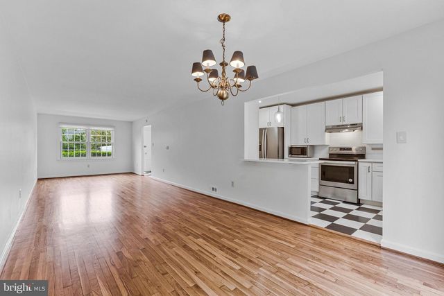 309 CENTER ST N, Vienna, VA 22180