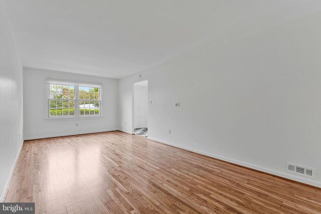 309 CENTER ST N, Vienna, VA 22180