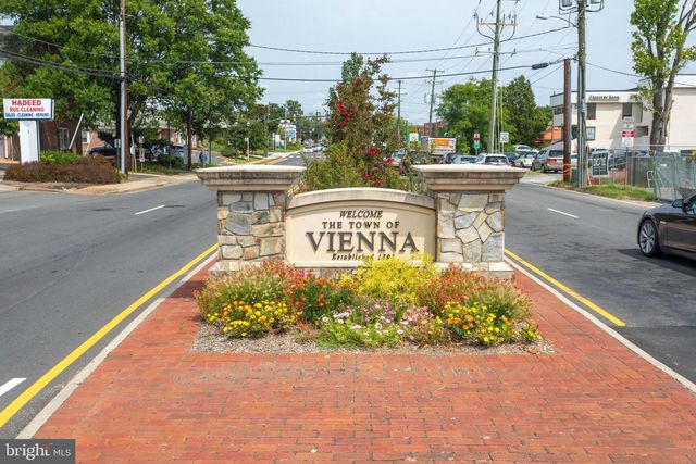 309 CENTER ST N, Vienna, VA 22180