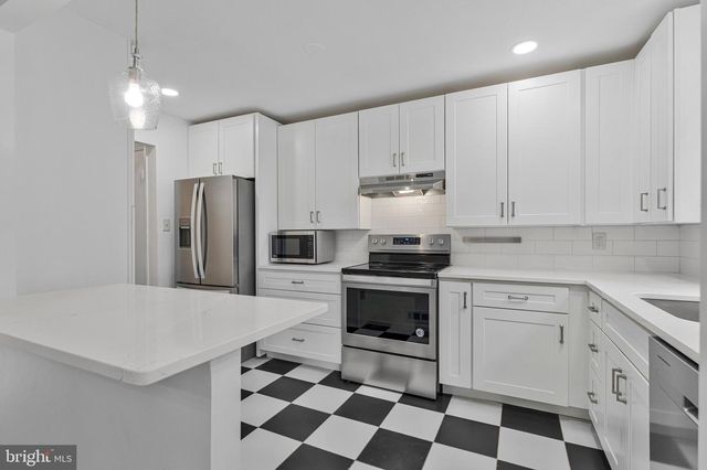 309 CENTER ST N, Vienna, VA 22180