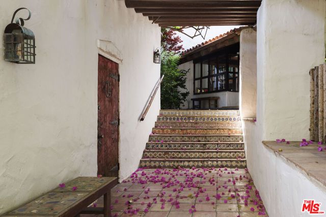 659 E Channel Road, Santa Monica, CA 90402