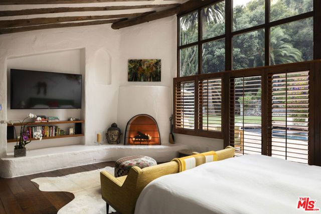 659 E Channel Road, Santa Monica, CA 90402