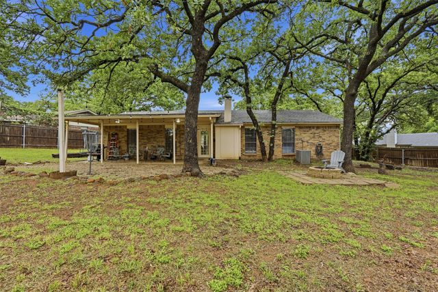 7658 Blue Carriage Court, Fort Worth, TX 76120