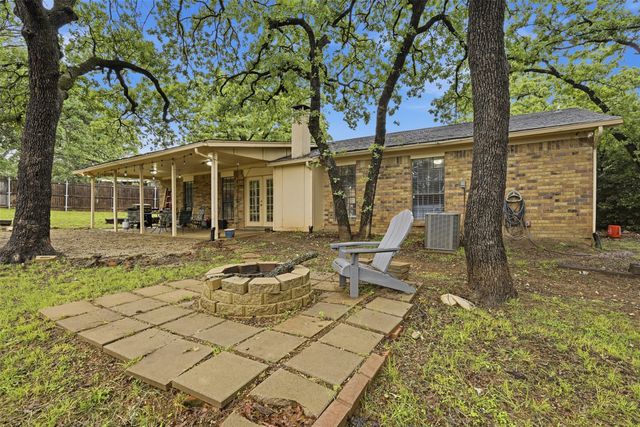 7658 Blue Carriage Court, Fort Worth, TX 76120