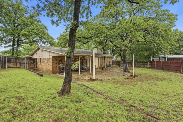 7658 Blue Carriage Court, Fort Worth, TX 76120