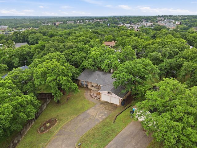 7658 Blue Carriage Court, Fort Worth, TX 76120