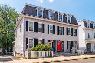 607 East 7th St, Boston, MA 02127