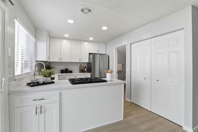 3184 Fernside Square, San Jose, CA 95132