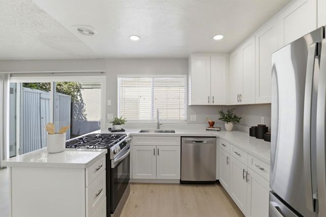 3184 Fernside Square, San Jose, CA 95132