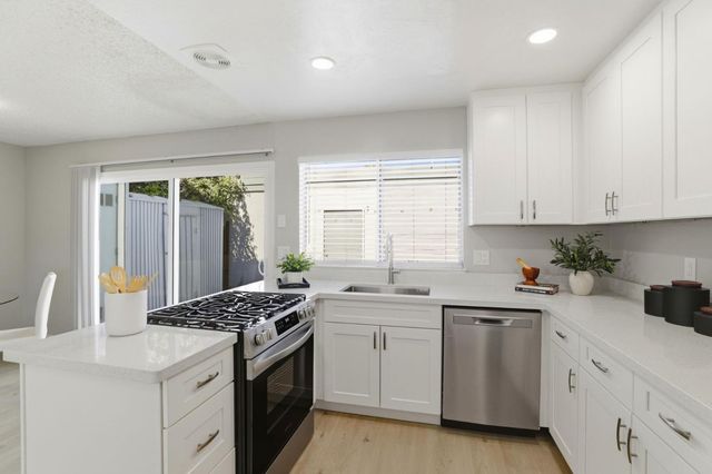 3184 Fernside Square, San Jose, CA 95132