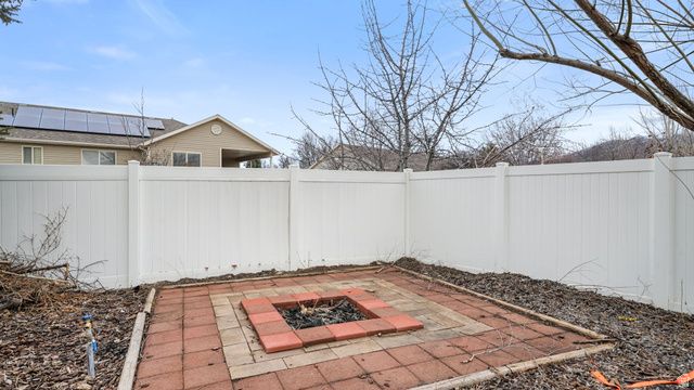 939 W NIBLEY PKWY, Nibley, UT 84321