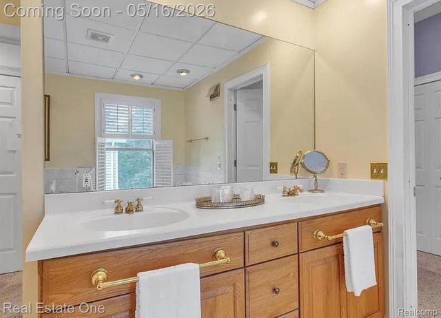 108 College Street, Holly Township, MI 48442