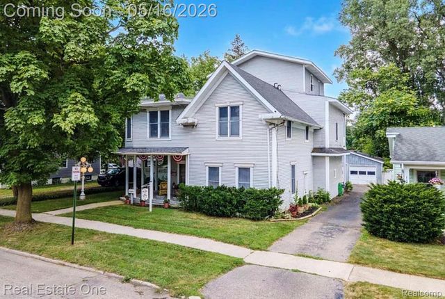 108 College Street, Holly Township, MI 48442