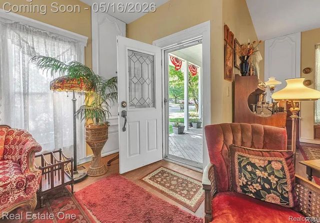 108 College Street, Holly Township, MI 48442