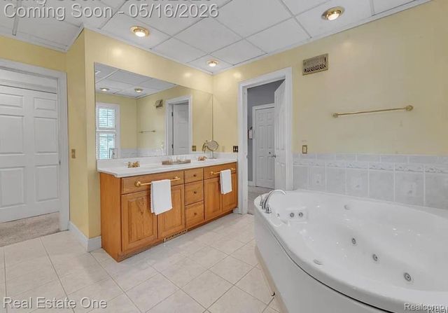 108 College Street, Holly Township, MI 48442