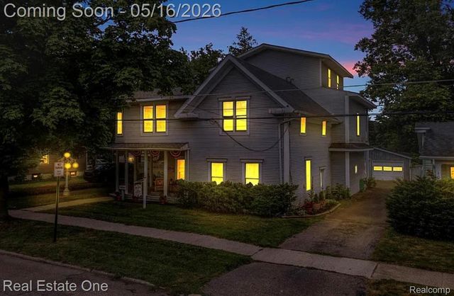 108 College Street, Holly Township, MI 48442