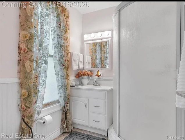 108 College Street, Holly Township, MI 48442