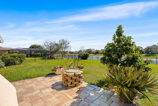 1486 Lexington Square SW, Vero Beach, FL 32962