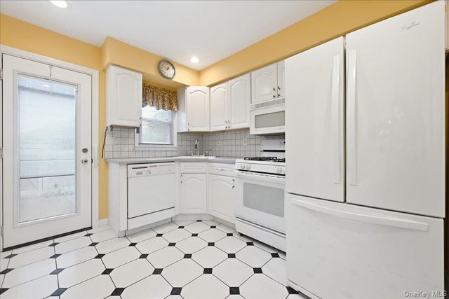 1810 Front Street 29, East Meadow, NY 11554