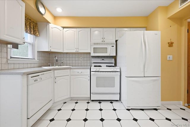 1810 Front Street 29, East Meadow, NY 11554