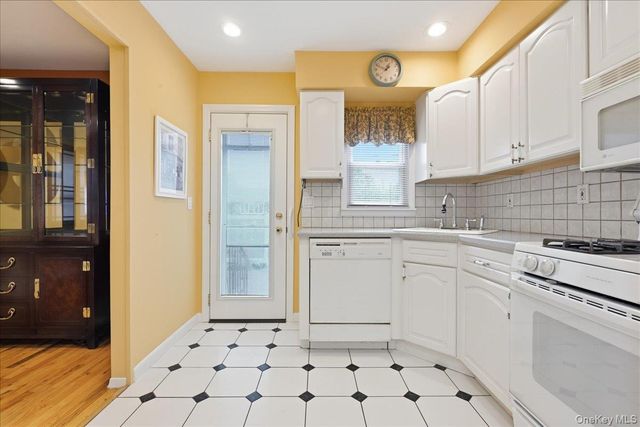 1810 Front Street 29, East Meadow, NY 11554
