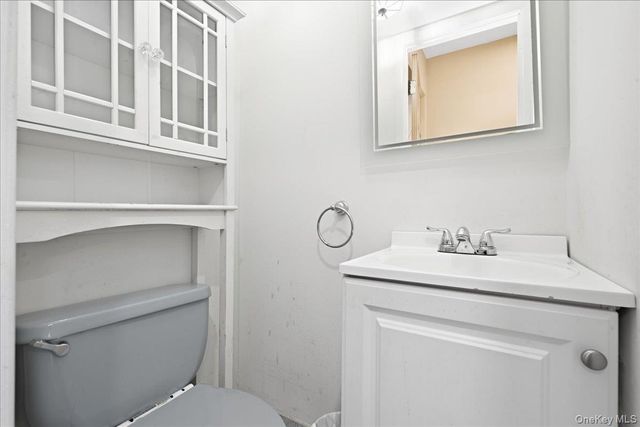 1810 Front Street 29, East Meadow, NY 11554