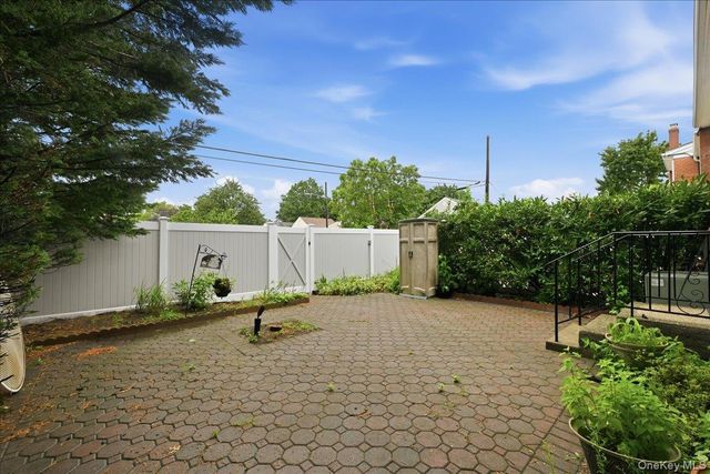 1810 Front Street 29, East Meadow, NY 11554
