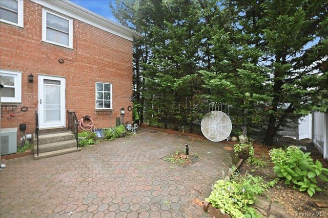 1810 Front Street 29, East Meadow, NY 11554