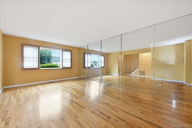 1810 Front Street 29, East Meadow, NY 11554