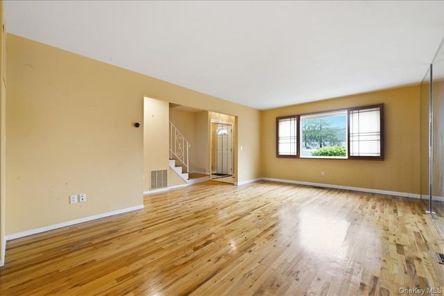 1810 Front Street 29, East Meadow, NY 11554