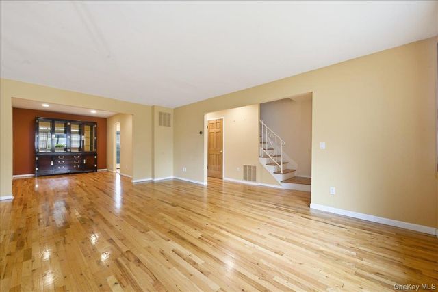 1810 Front Street 29, East Meadow, NY 11554