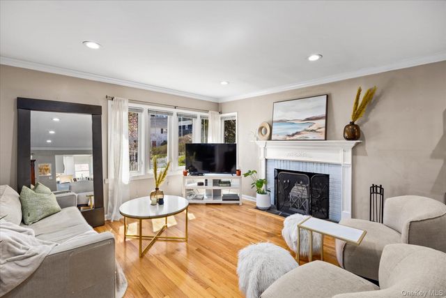 15 Brookside Lane, Dobbs Ferry, NY 10522
